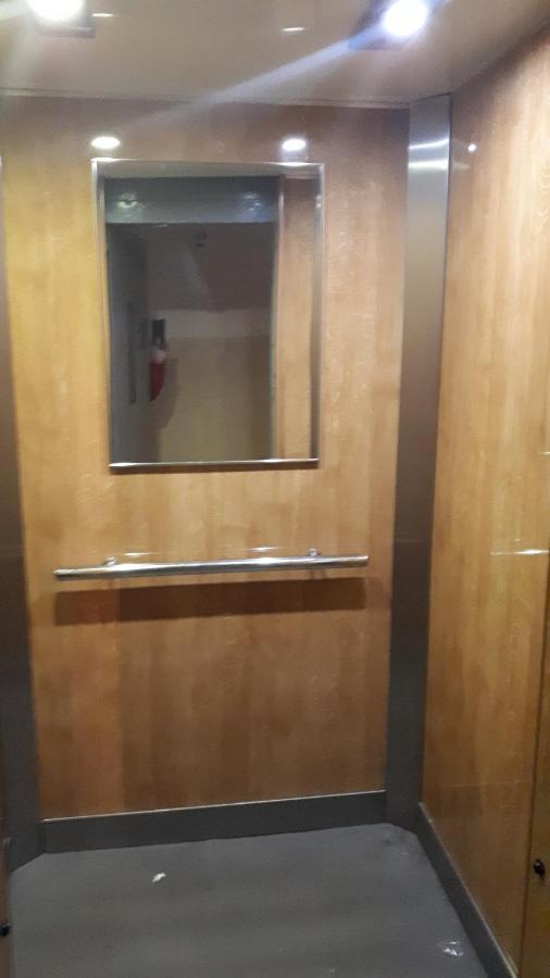 Apartamenty Centrum Panoramiczna Mala Dwojka Swan Labedz Promenada Klimatyzacja Lodowa Kielce Exteriör bild